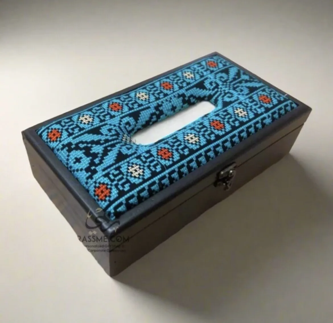 Palestinian embroidery tissue box cover