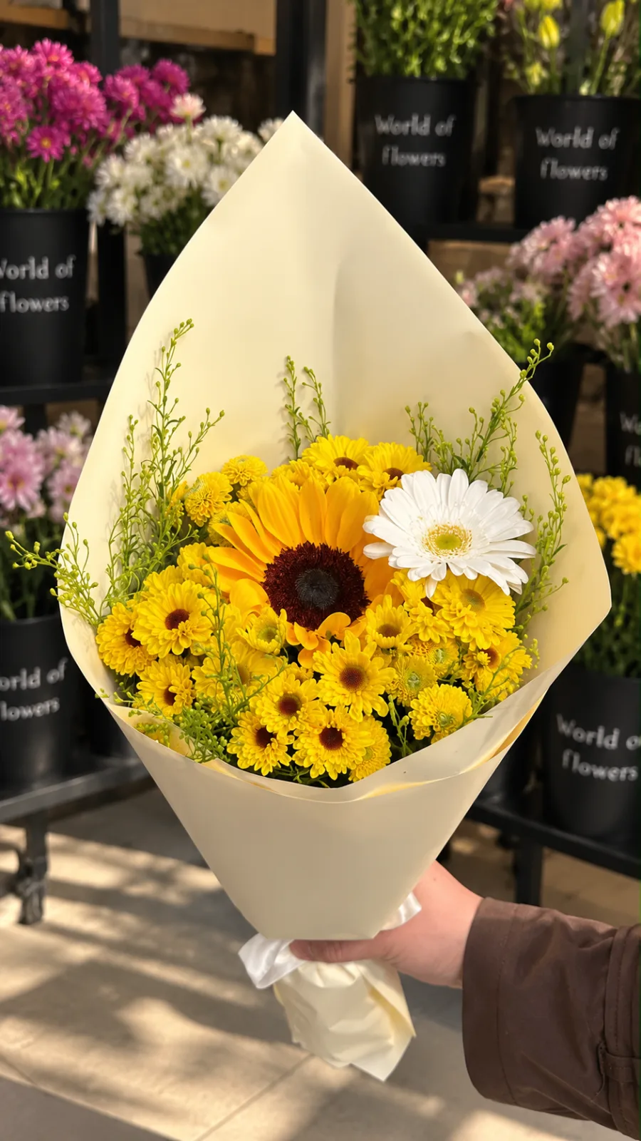 🌼 Sunshine Bouquet – Yellow & White Fresh Flowers